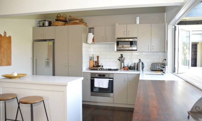 Wharewaka House | Pokaka · WOW factor, impressive home, 1 block from beach