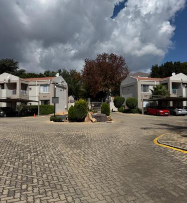 Kareeberg Apartment | Polo Field