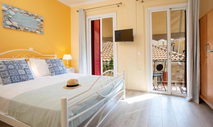 Lefkada Town House | Polyxenis Cozy Maisonette - Lefkada BnB