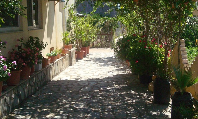 Lygia House | Polyxenis Rooms