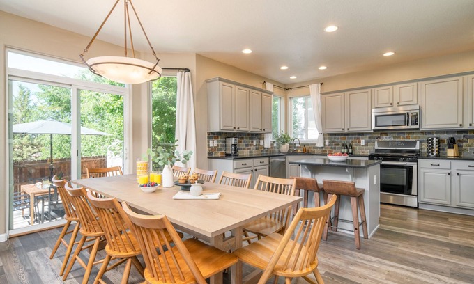 Mountain View House | Ponderosa Pines by AvantStay | Family Friendly, 10 mins from Central Bend