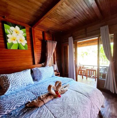 Mumbul House | Pondok Denly by Pigeon