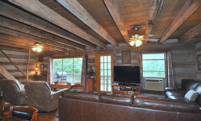 Berkeley Springs Cabin | Pondview Cabin - Log Cabin Retreat