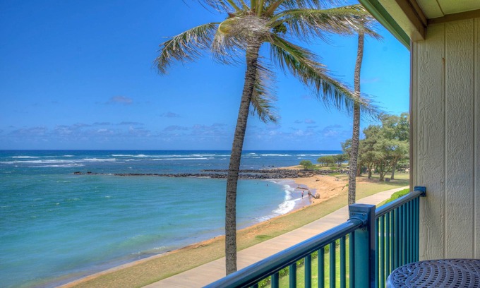 Kapaa Condo | Pono Kai Resort B304, Oceanfront, Walk to Town, Steps to Beach, AC