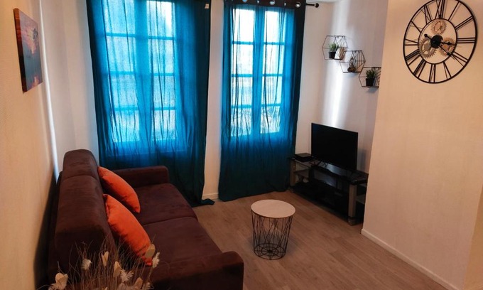 Gien Apartment | Pont de Gien