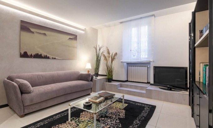 San Lorenzo Apartment | Ponte Rosso Modern in Florence by Mmega