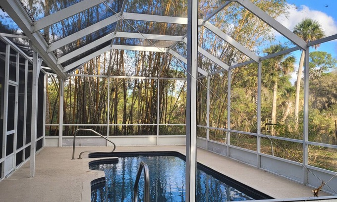 Fort Pierce House | POOL AND LAKE FARM HOUSE 20 MINUTES FROM THE BEACH