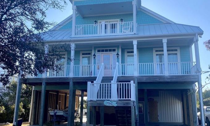 Emerald Isle House | Pool and private 1 bedroom apartment downstairs