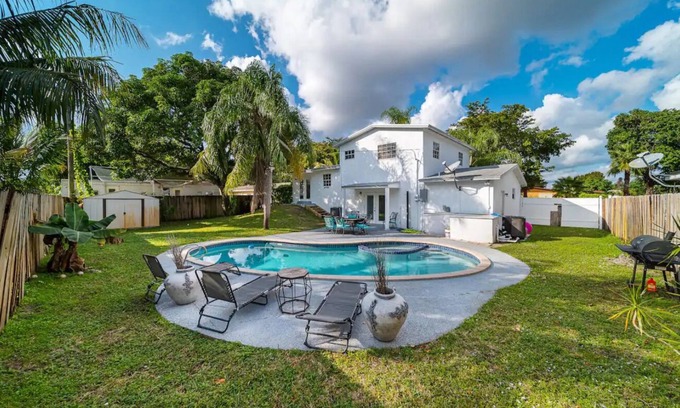 Boulevard Heights House | Pool Home 9