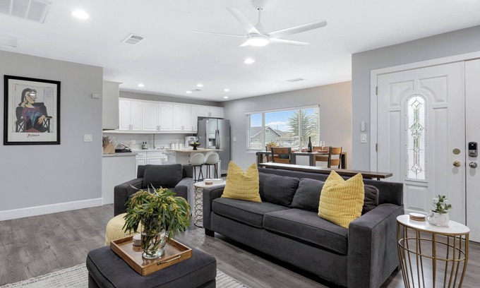 Grant Hill House | Pool, Hot Tub & Outdoor Lounge Near Beaches & Dining | Bella Casa
