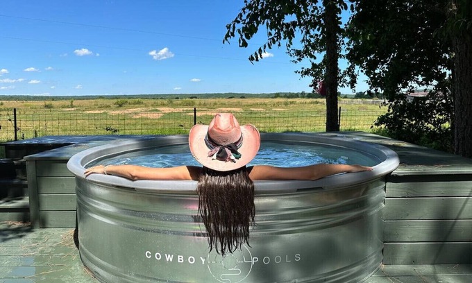 Mentone Apartment | Pool l Mountain VIEWS - Happy Cow Cottage