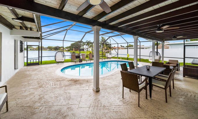 Pembroke Pines Villa | Pool Oasis in Pembroke Pines South Florida