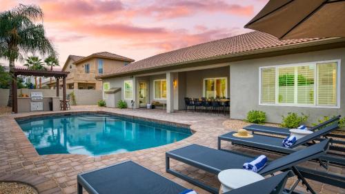 Arabian Crest House | Pool Oasis w Outdoor Bar Dining Grill Pool Table Palo Santo by AvantStay