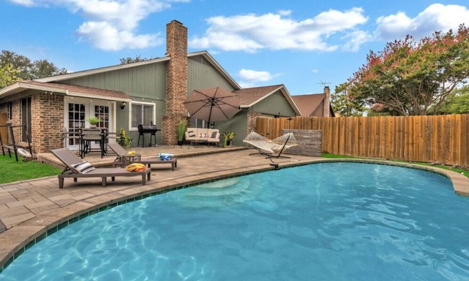 Richardson House | Pool Playhouse: FirePit, Grill, Billiards & Jenga