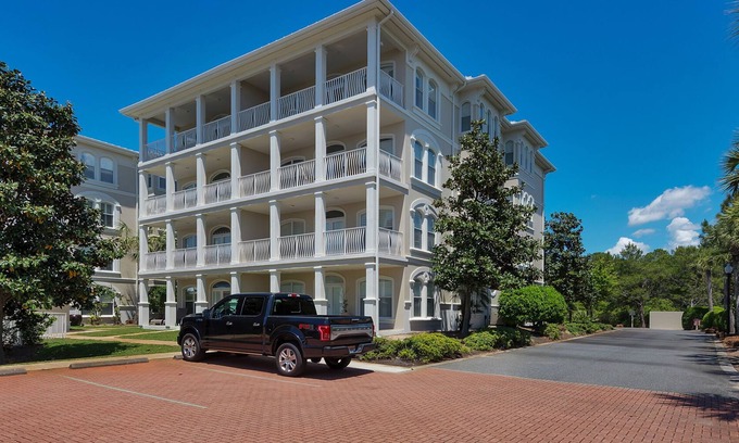 SeaNest Village Condo | Pool Views, Minutes to Beach, Ground Floor Unit + Free Attraction Tickets!