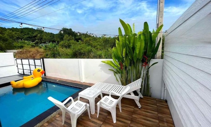 Sattahip Villa | Pool Villa Sattahip White House