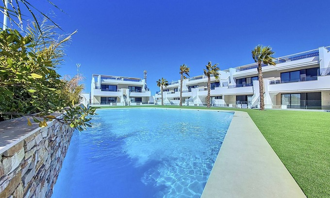 Mar de Cristal Apartment | Poolside apartment, close to the beach