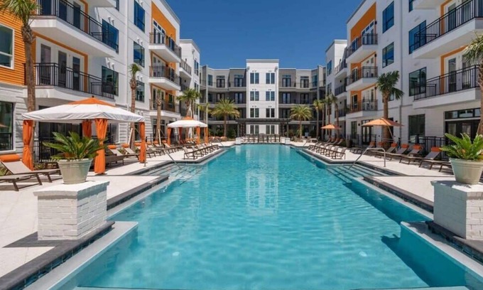 San Marco Apartment | ☀︎Poolside Paradise☀︎1BDR apt w/resort amenities and pool view☀︎