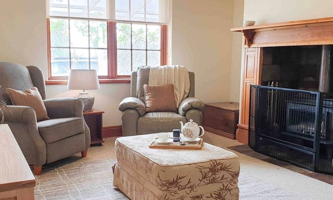 Warrow House | Poona Farm Estate - The Cottage