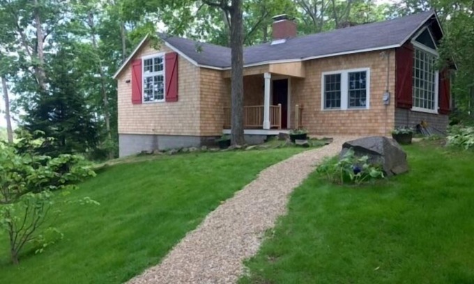 Kittery Point House | Pop's Cottage at Seapoint Beach