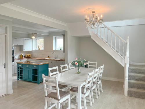 South Hayling House | Poppys By The Sea