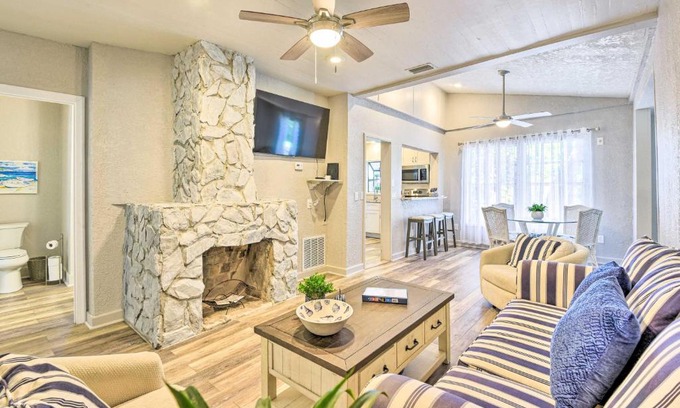 Charlotte Harbor House | Port Charlotte Cottage about 3 Mi to Beach Park!