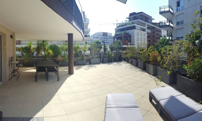 Port Marianne Apartment | Port Marianne, T2 53m², terrace 111m², parking, town center and beach 15 min away