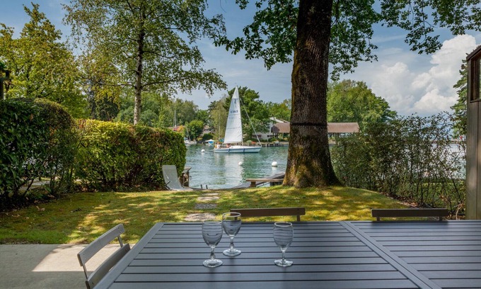 Thonon-les-Bains House | Port-Ripaille: lake and mountain + mooring place