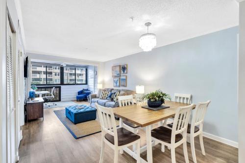 Palmetto Dunes Apartment | Port Royal Spa heaven with beach access