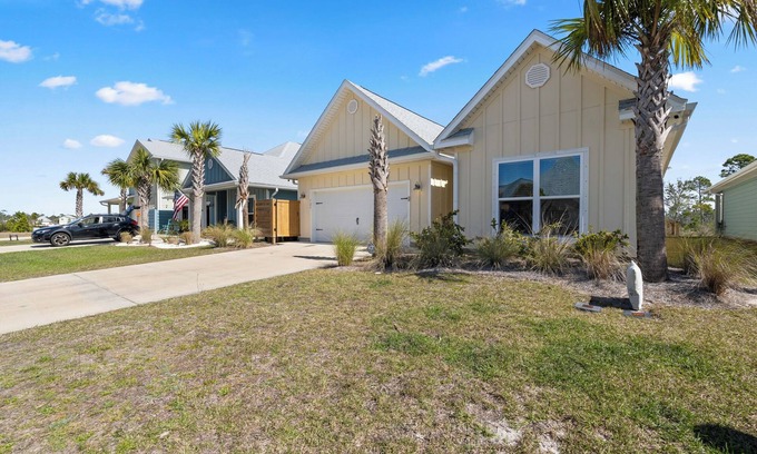 Port St. Joe House | Port St. Joe~Beach Home~3BR+ mother-in-law Suite~Community Pool