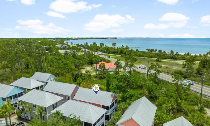 Port St. Joe House | Port St Joe Beach House Sandy Toes - Pet Friendly, Pools, Beach, Sleeps 6