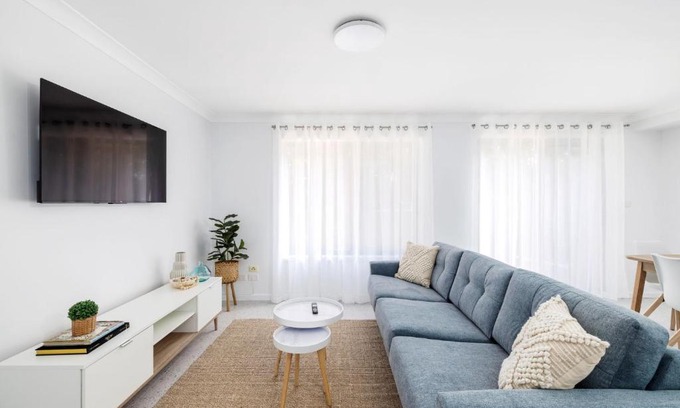Salamander Bay House | Port Stephens Spacious Townhouse