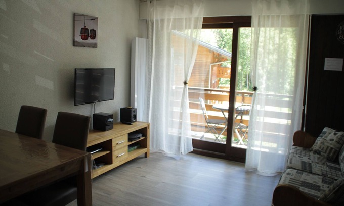 Chatel Apartment | Portes Du Soleil PSB204 TELECABINE & MOUNTAIN 4 pe