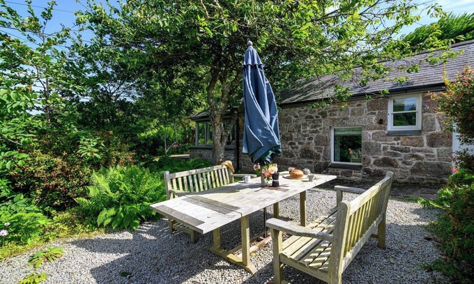 St Just House | Porth Nanven Cottage, Near St Just & Coast, Dog Friendly with Parking