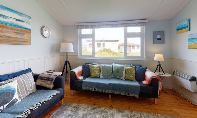 Hayle Apartment | Porthpean envelops you in its calm and comfortable space the moment you arrive