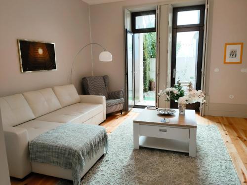 Lapa Apartment | Porto Historic - Apartment with Private Patio