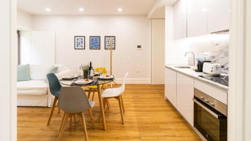 Lordelo do Ouro e Massarelos Apartment | Porto River Flat w/Patio by LovelyStay