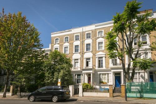 Colville Apartment | Portobello Road Artistic Studios 'BUDGET'