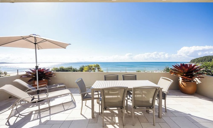 Noosa Heads Apartment | Portofino 7: Beachfront Penthouse
