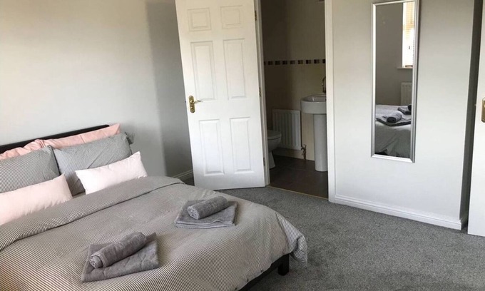 Portrush House | Portrush - 3 Bed - 2 Bath - Parking - Pet Friendly