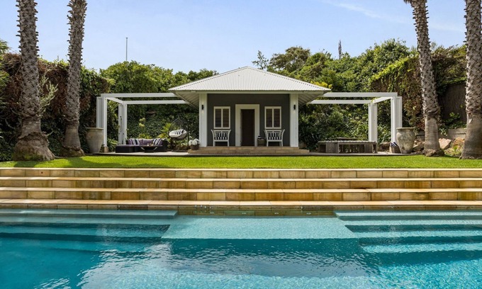 Portsea House | Portsea Resort Pool and Court