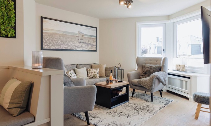 Westerland Apartment | Poseidon: Ein Luxuriöses Refugium für 4 Meerliebhaber