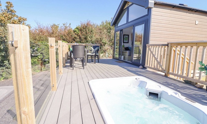 Cemaes Bay Cottage | POSH POD, pet friendly, country holiday cottage in Cemaes Bay