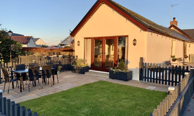 Kilgetty Cottage | POTTERS BARN, pet friendly, character holiday cottage in Kilgetty