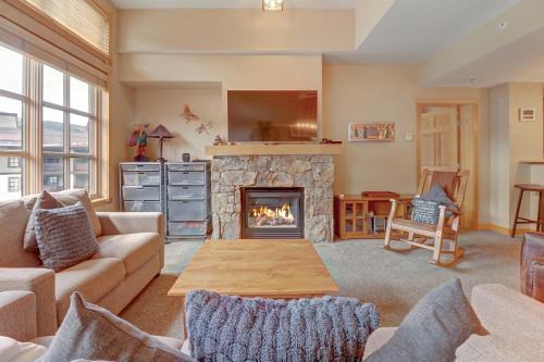 Copper Mountain Village Apartment | PP605 Passage Point condo