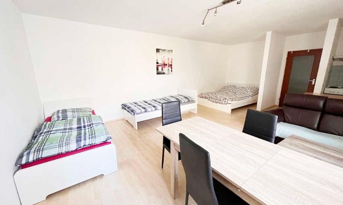 Leverkusen Apartment | Praktisches Apartment mit Flatscreen TV