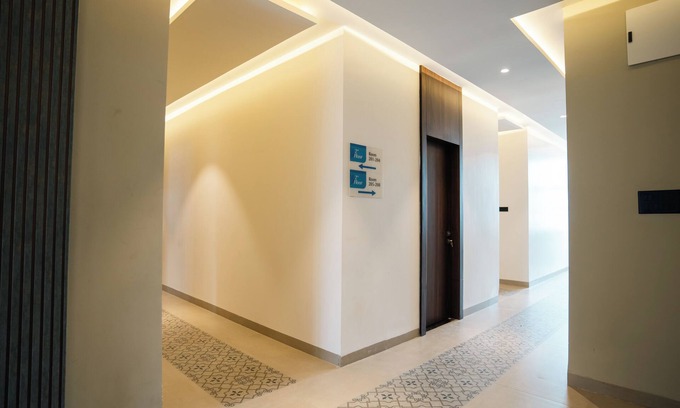 Sanwer Hotel | Pravasa Stay Near Luv Kush Square