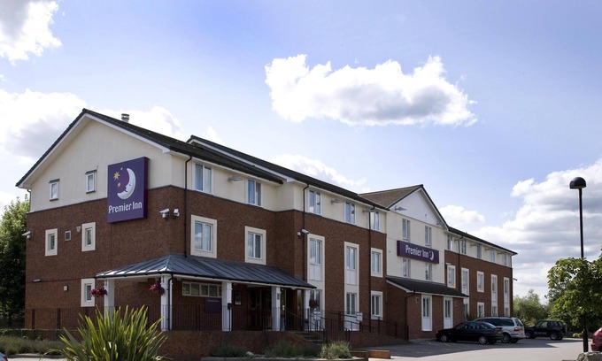 Crays Hill Hotel | Premier Inn Basildon - Festival Park