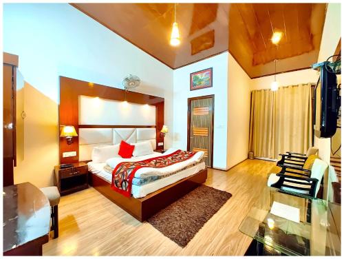 Nainital Hotel | Premium Hotel M 2 Place Near Church and lake - Lift - Wifi - Restaurant and Parking Facilities - A Luxury Boutique Stay In Nainital