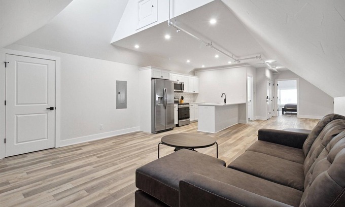 Muskegon House | Premium Modern Victorian Unit 5 1 bed 1 bath, Premium Modern Victorian Unit 5 1 bed 1 bath